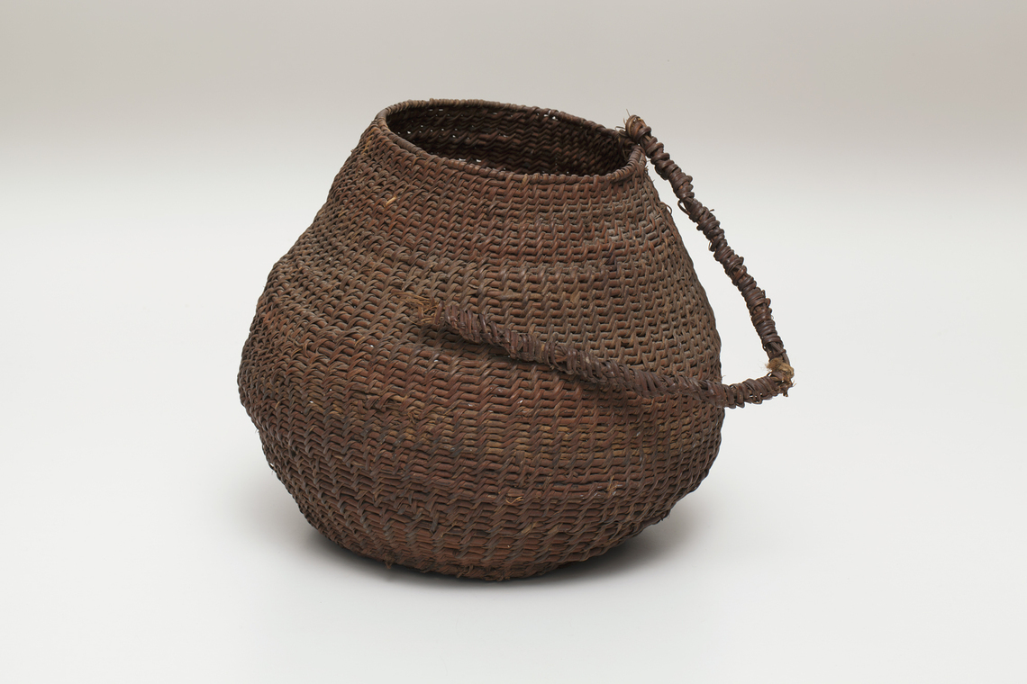 basket-with-handle